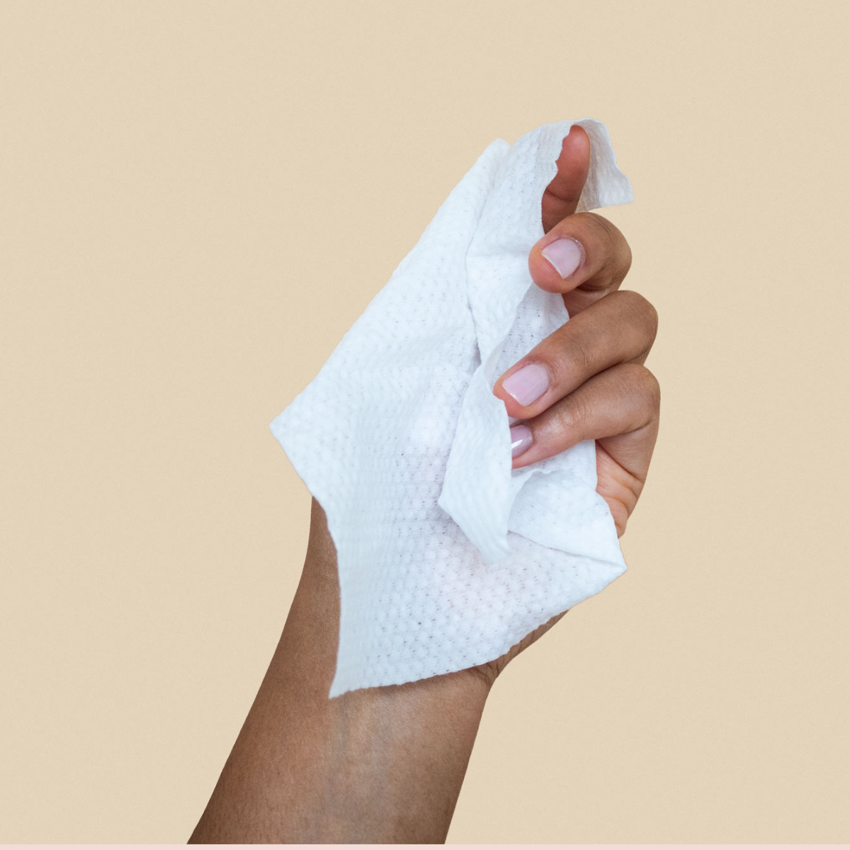 Lingettes fraicheur intime hydratante et douce zoom main douceur désodorisante