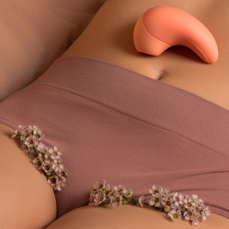 Ona Vibrator panties flower woman