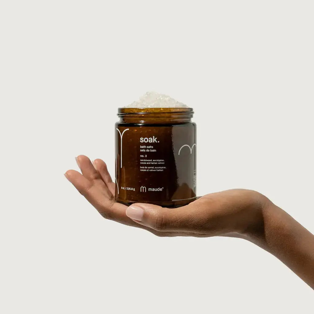 Soak sels de bain relaxation Maude sur une main